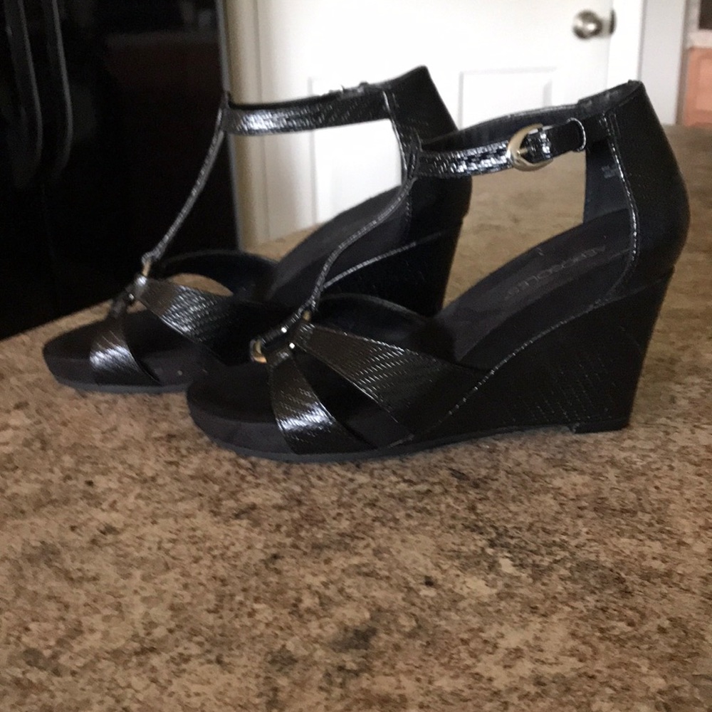 Aerosoles black wedges size 8